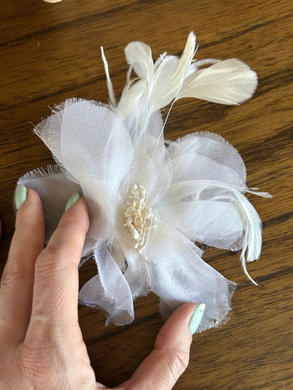 Elegant White Fabric Flower Hair Clip with Feathers